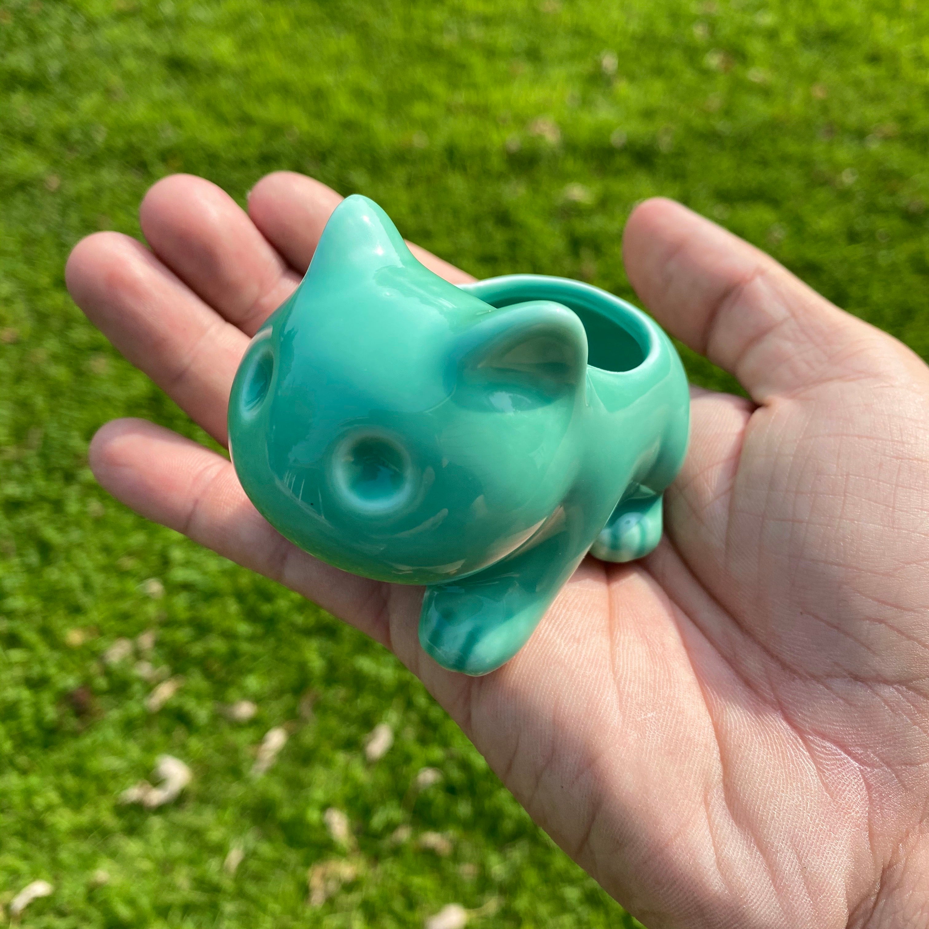 Bulb Dinosaur / Cat Planter <br> (Includes Drainage Hole For Non Air Plants)