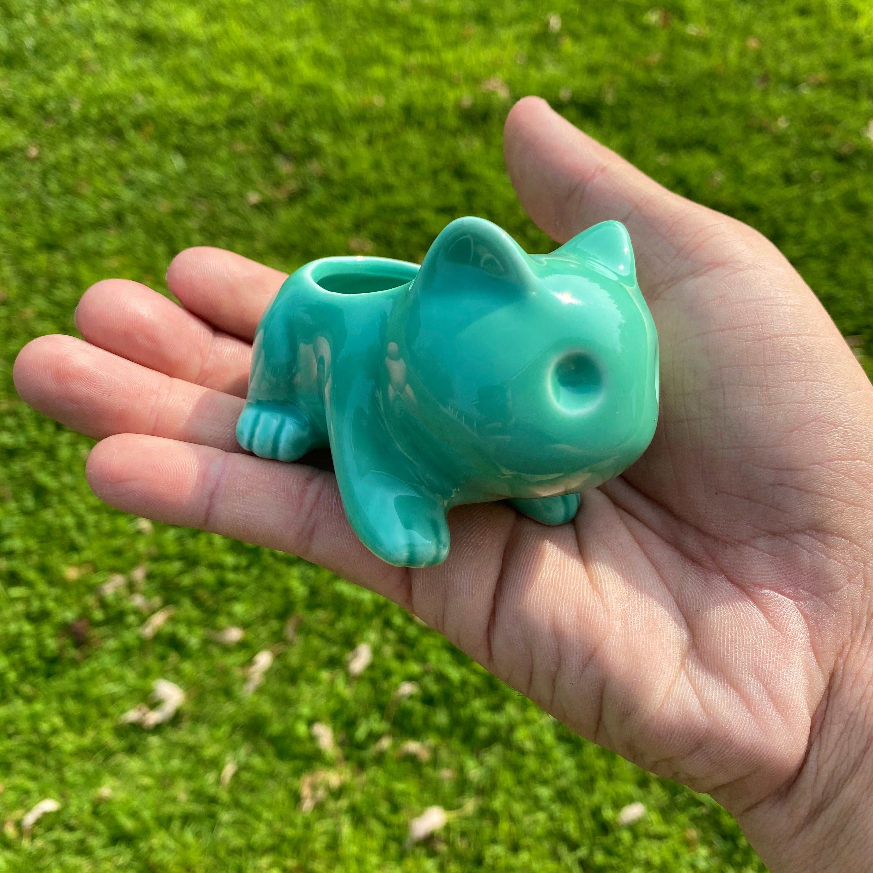 bulbasaur plant pot amazon Bulb Dinosaur / Cat Planter (Includes Drainage Hole For Non Air Plants) Single White